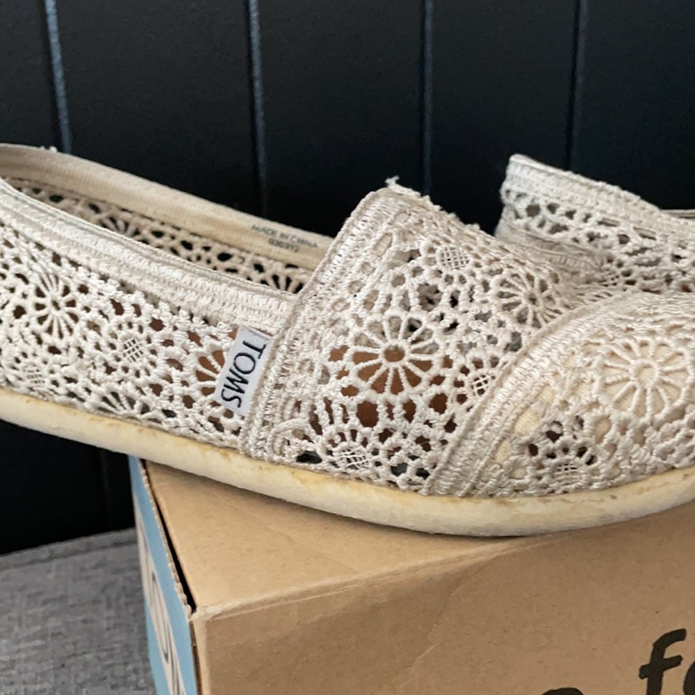 TOMS - Picture 4 of 6